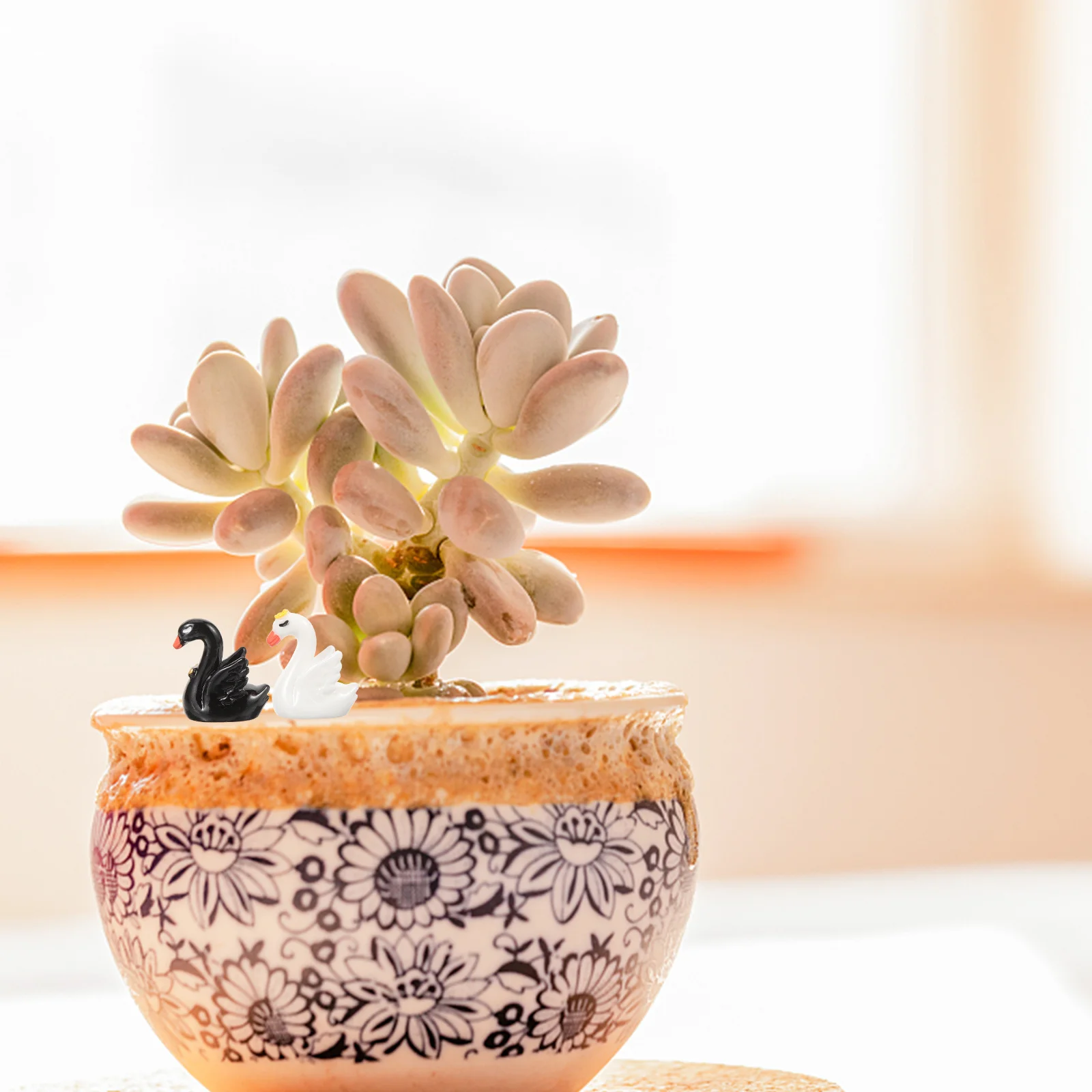 

2Pcs Swan Decor Resin Craft Small Swan Sculpture for Miniature Garden Layout Outdoor Indoor Landscape Moss Pot Decoration