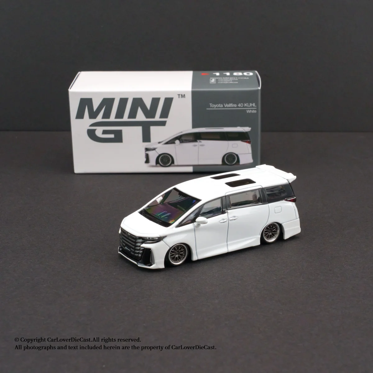 MINIGT 1:64 Lamborghini Revuelto Verde Gea MatteFord Mustang GTD Race Redoyota Vellfire 40 Alloy Car Model