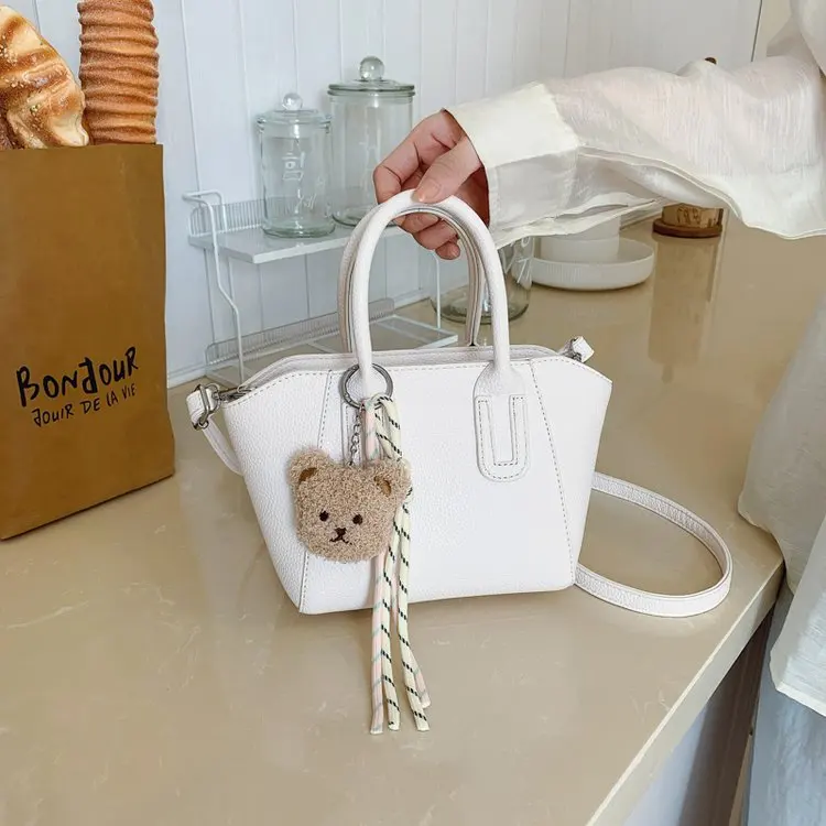 

Luxury Minimalist Diaper Bags For Women: Classic Designer Leather Shoulder Bag, Elegant Simple Vintage Fashionable Tote Bag