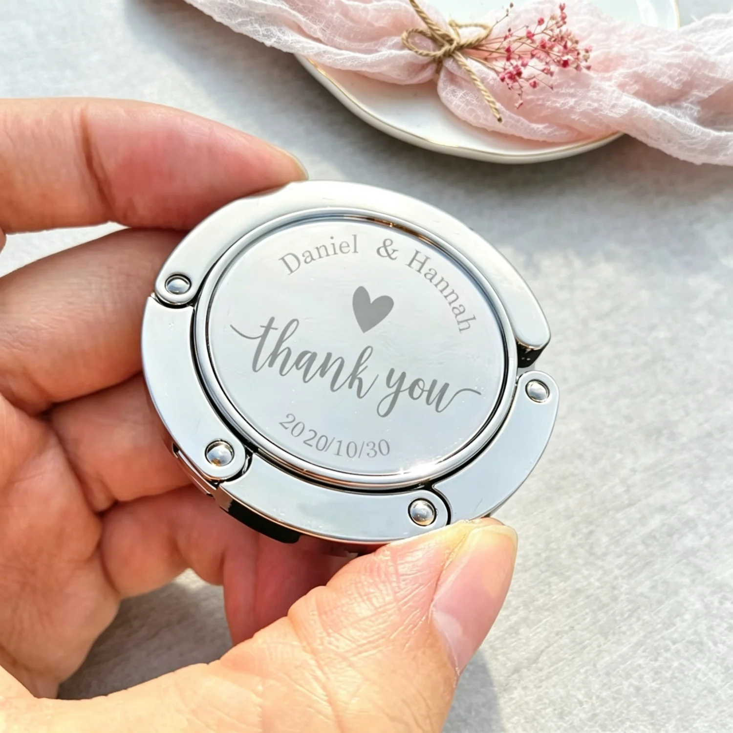 Personalised Wedding Favors for Guests Portable Fashion Folding Purse Handbag Bag Hanger Hook Holder Table Hook Multifunctional