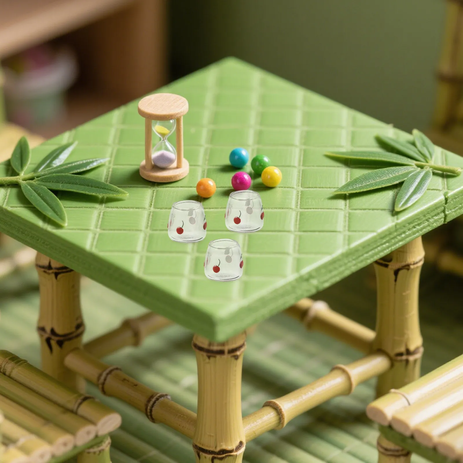 

Набор из 4 миниатюрных стеклянных кружек для кукольного домика: реалистичные мини-стаканы в форме вишни с широким дном для кухни кукольного домика