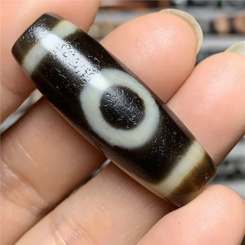 

Thing Picture Natural Agate Old Materials High-Oil Black and White to One Glance Back Mountain Dzi Pendant 35.5*12.