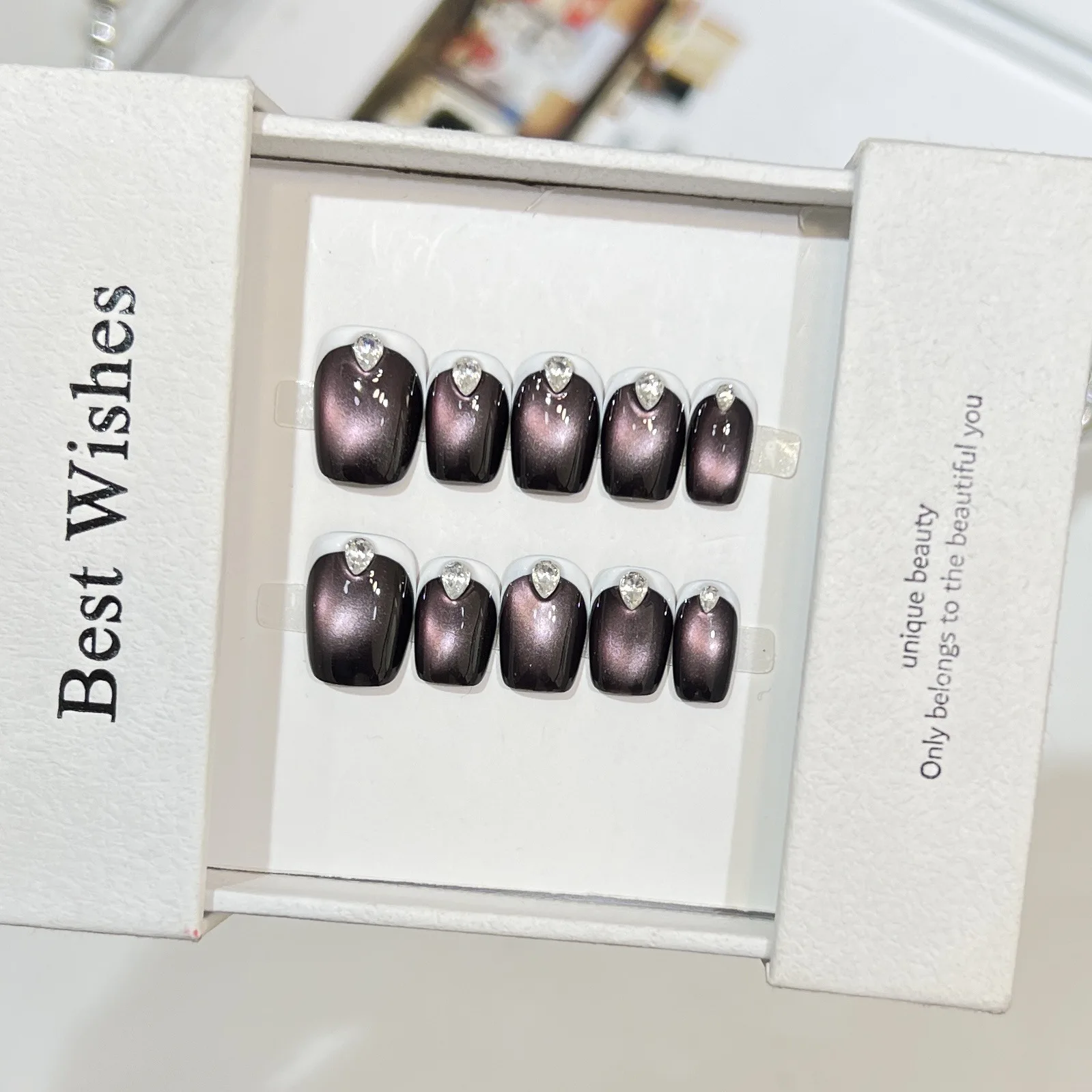 

10pcs Handmade Short Press On Nails White Opposite Direction French Glass Bead Cat's Eye Design Fake Nail Wearable Nail Art Tips