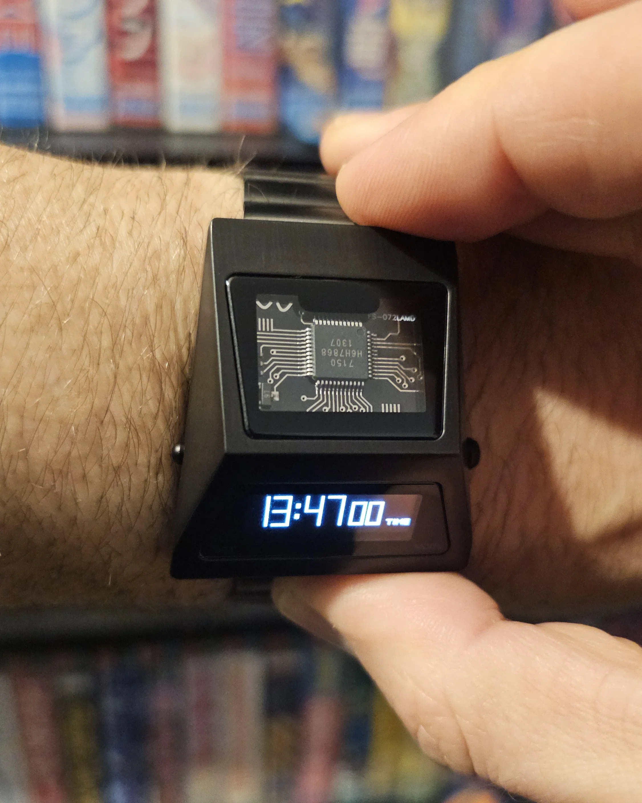 BENLYDESIGN Computron ساعة للرجال شاشة OLED بالطاقة الشمسية ساعة رقمية للرجال رفع إلى الاستيقاظ شاشة ساعة Cyberpunk ستانلس S3000-C