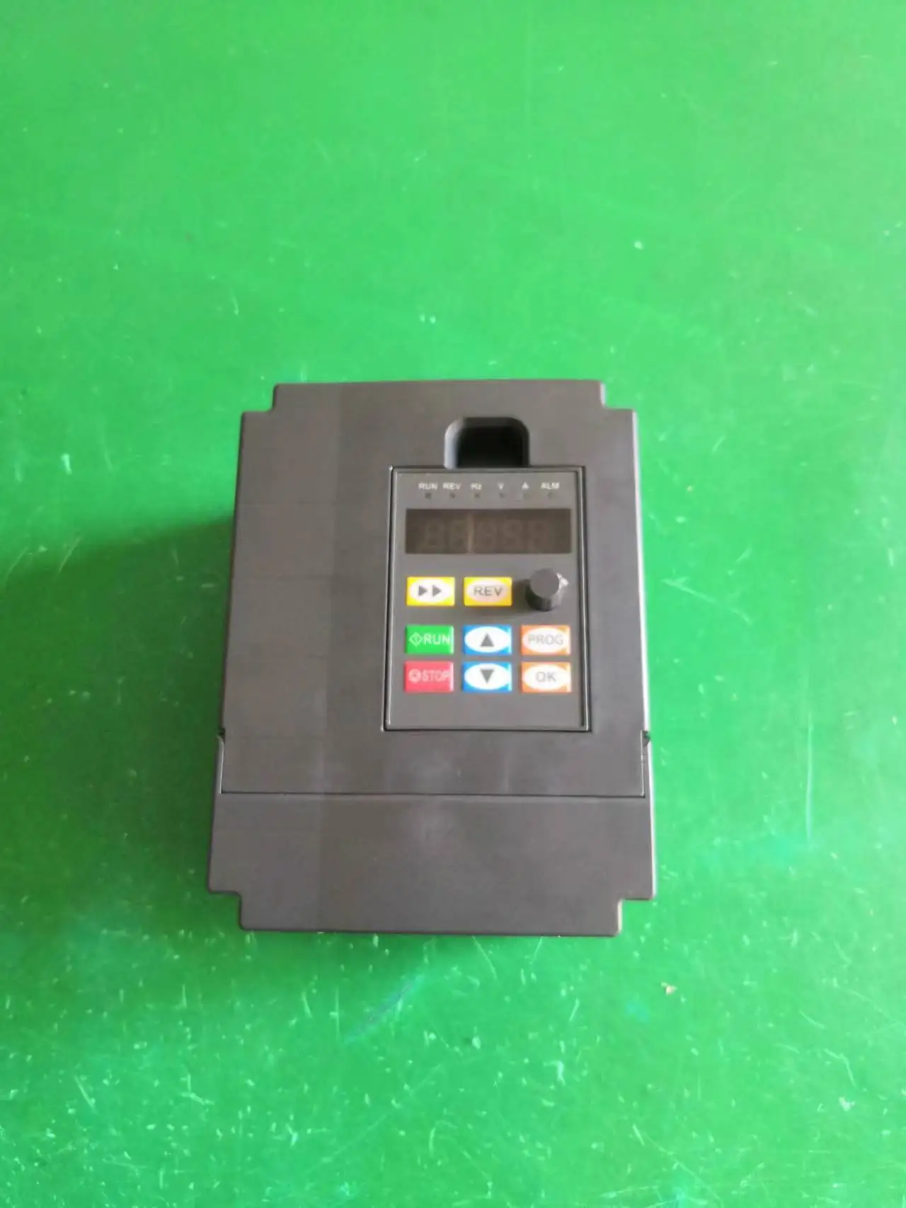 

Инвертор VFD 220 В — 0,75/1,5/2,2 кВт, однофазный вход, трехфазный выход 220 В