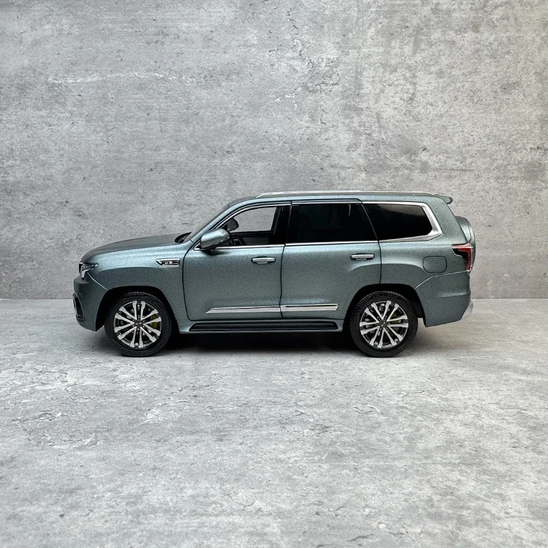 

BAIC BJ60 Alloy Model Car 1:18 Scale Die-Cast Metal Detailed Simulation Desktop Display Collectible Ornament