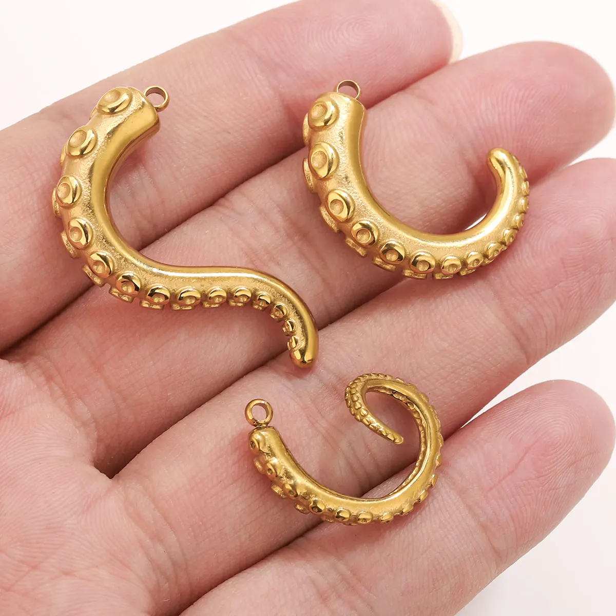 5 Stück vergoldete Edelstahl-Meerestier-Anhänger (Oktopus, Tentakel, Fisch, Seepferdchen) für DIY-Ohrringe und Schmuckherstellung – Detail 3