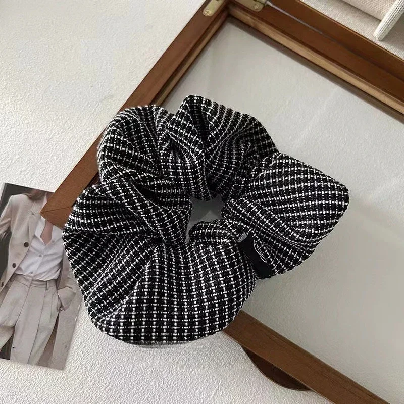 แบรนด์วินเทจ Scrunchie แถบผมยางยืดลายสก็อตเครื่องประดับผมผมออกแบบมัดผมหางม้า