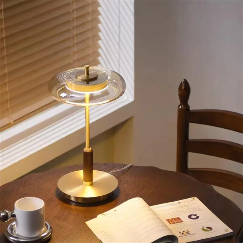 Vintage Walnussholz Tisch lampe Luxus LED Messing Lampe Gold Kunst Pilz Licht für Schlafzimmer Wohnzimmer Studie Nachttisch lampen