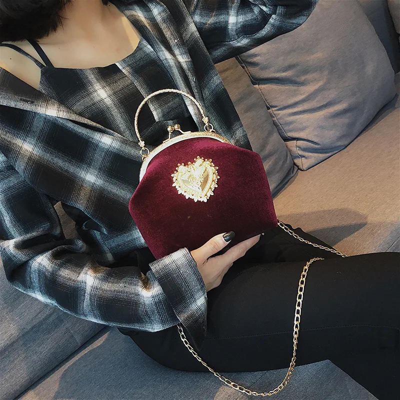 Evening Clutch Bag Women Bag Shiny Handbag Heart Shape Metal Clutches Bag Fashion Chain Shoulder Crossbody Bag Luxury Lady Purse