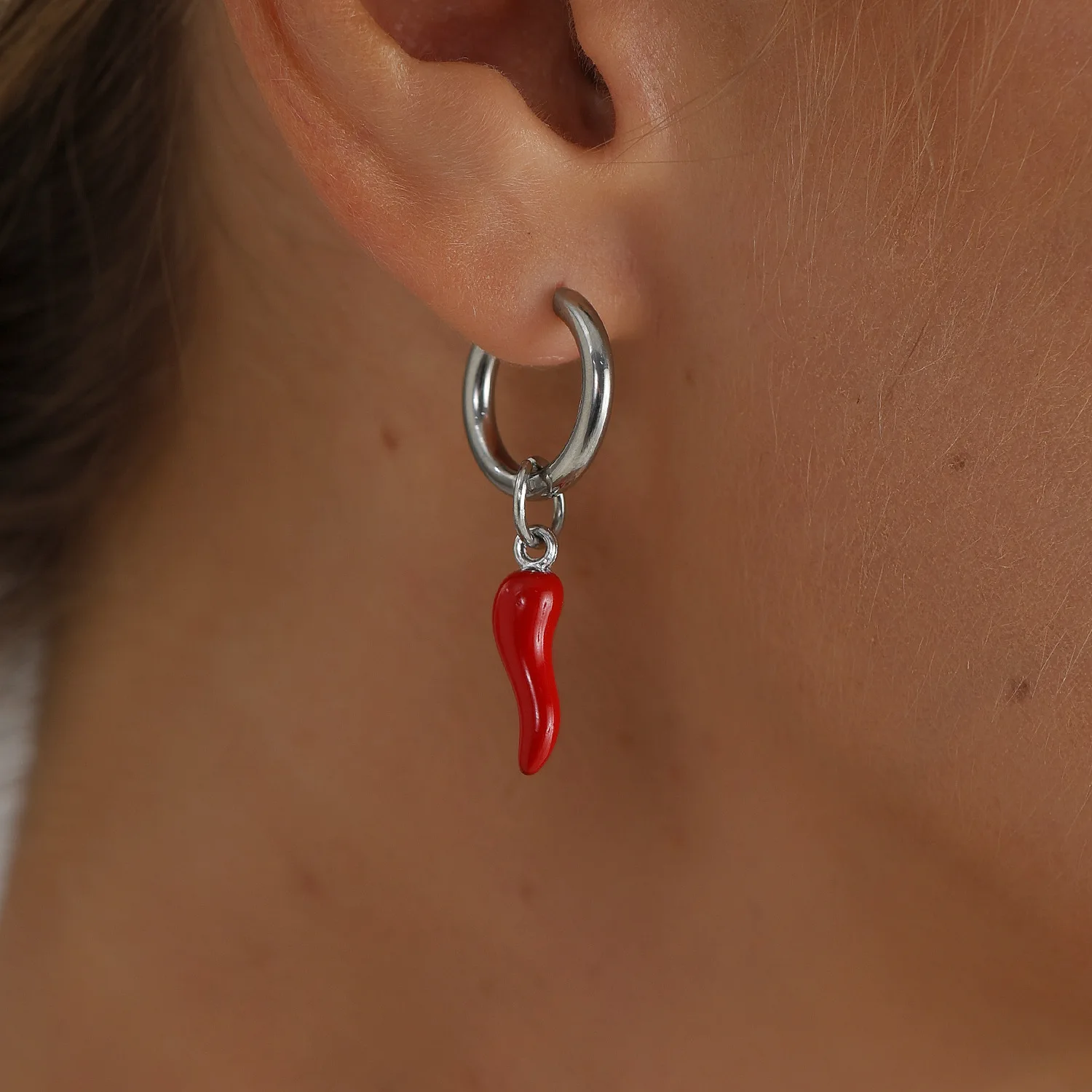 Fashion Long Tassel Irregular BeadedChili Pendant Earrings for Women Sexy Spicy Girl Asymmetric Unique Design Party Accessory