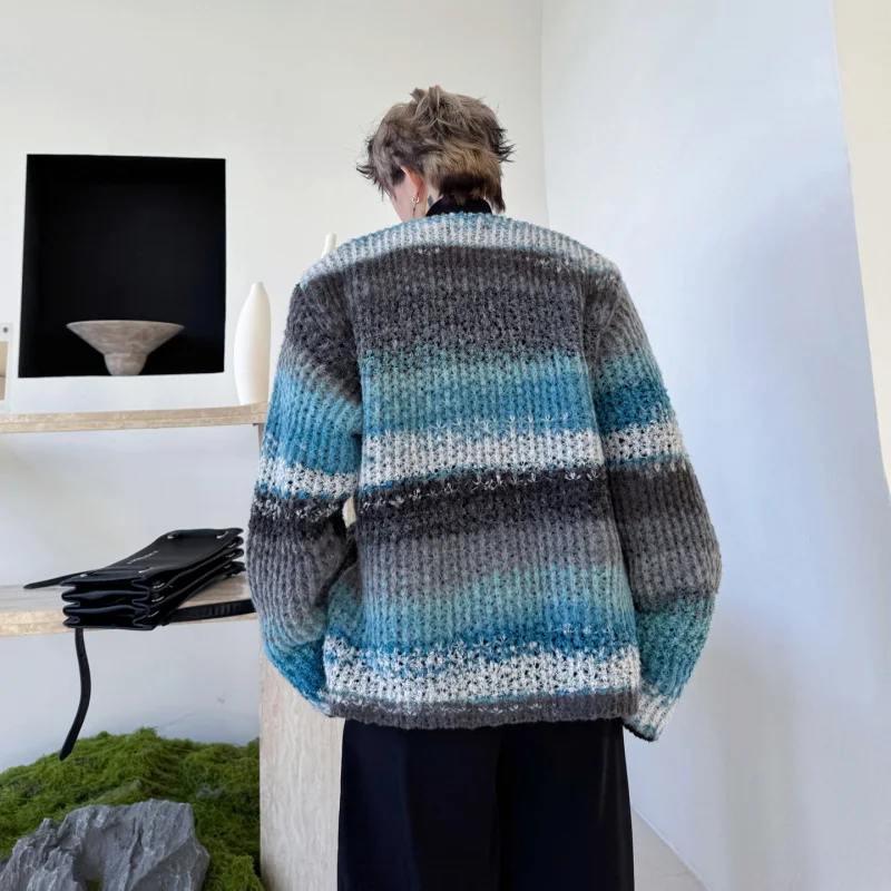 Cardigan sfumato di moda Top Uomo 2025 Autunno Inverno Nuovo colore abbinato a doppia faccia Indossare giacca maglione Maglieria allentata alla moda