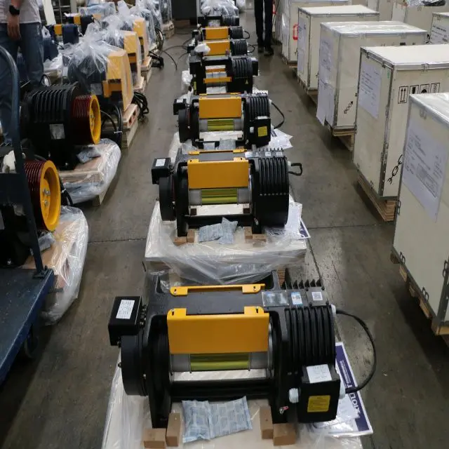 China Factory Nova Gearless Elevator Traction Machine Elevator Lift Traction Motor