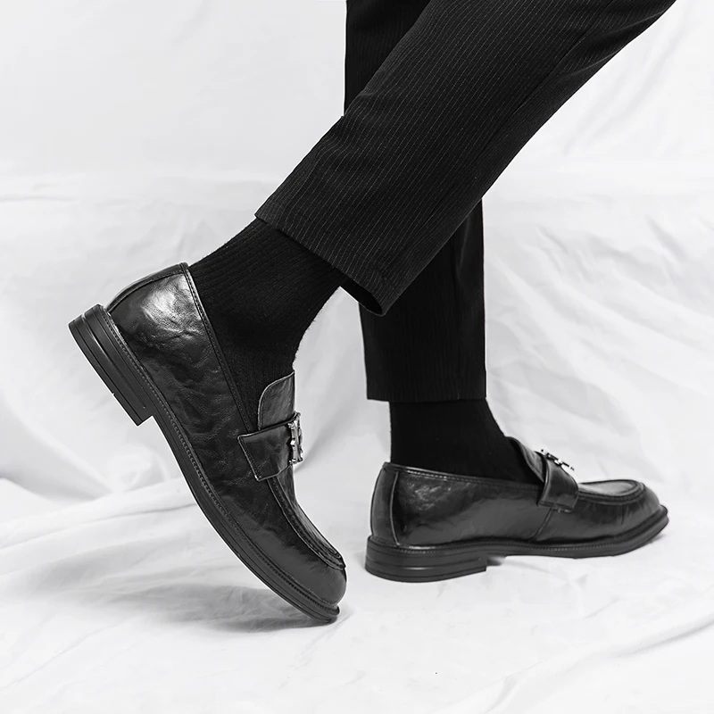 حذاء بدون كعب كاجوال للرجال مناسب للربيع والخريف في منتصف العمر الارتفاع المتزايد للرجال والأحذية العصرية