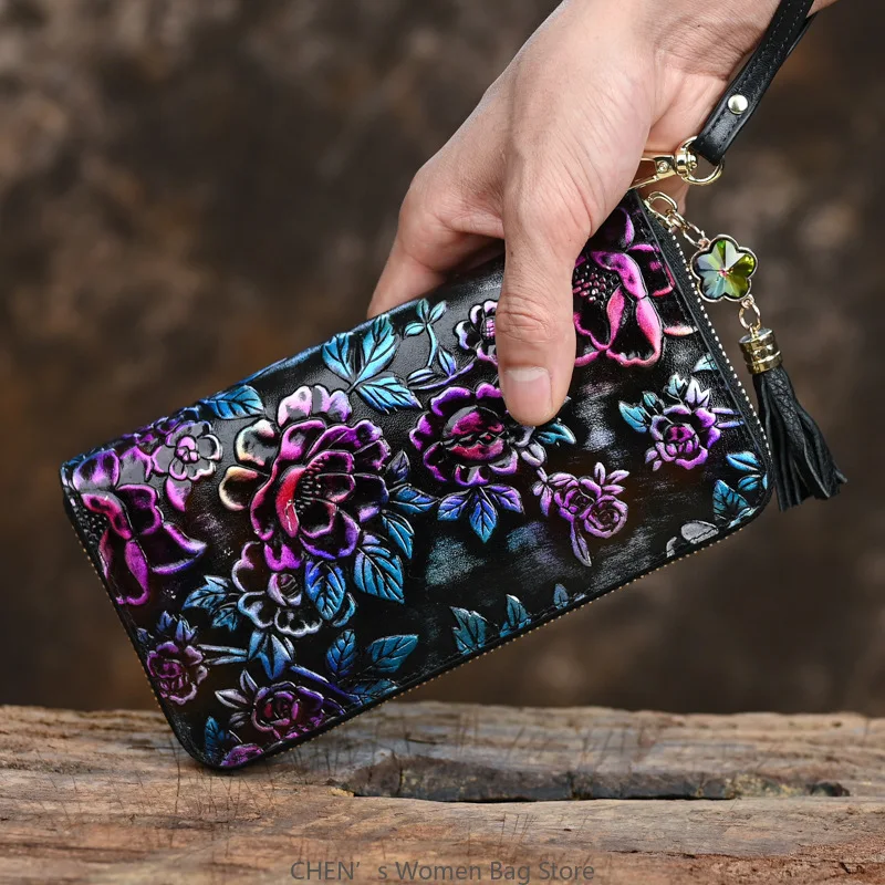 

2025 New Retro Genuine Leather Women's Wallet Large Capacity Fashionable Multi Card Embossed Handmade Zipper Bag