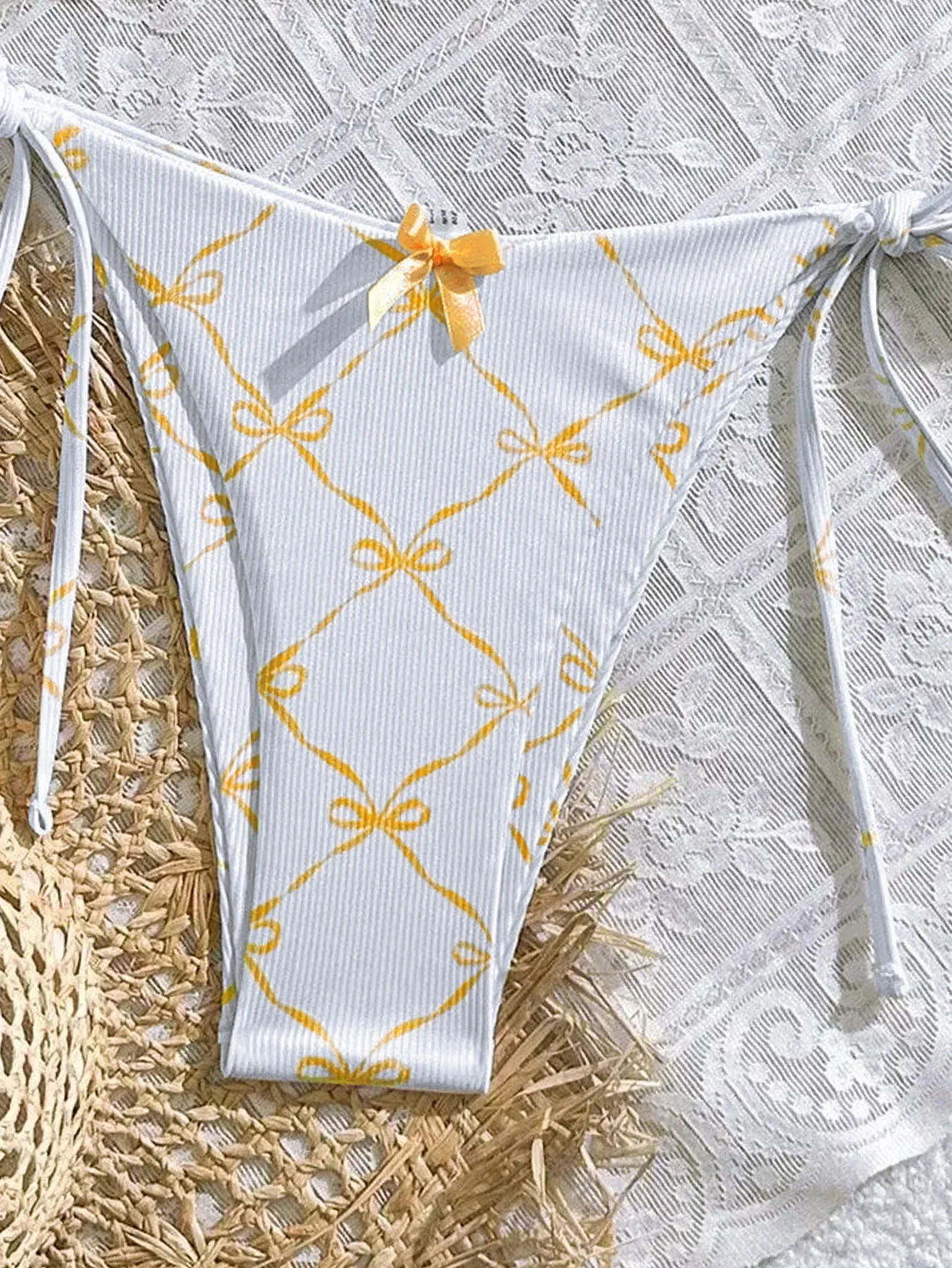 ملابس السباحة الأبيض 2 قطعة ملابس السباحة للنساء مثير القوس مثلث الرسن عارية الذراعين مجموعة البكيني الدانتيل متابعة ثونغ ثوب السباحة 2025 جديد