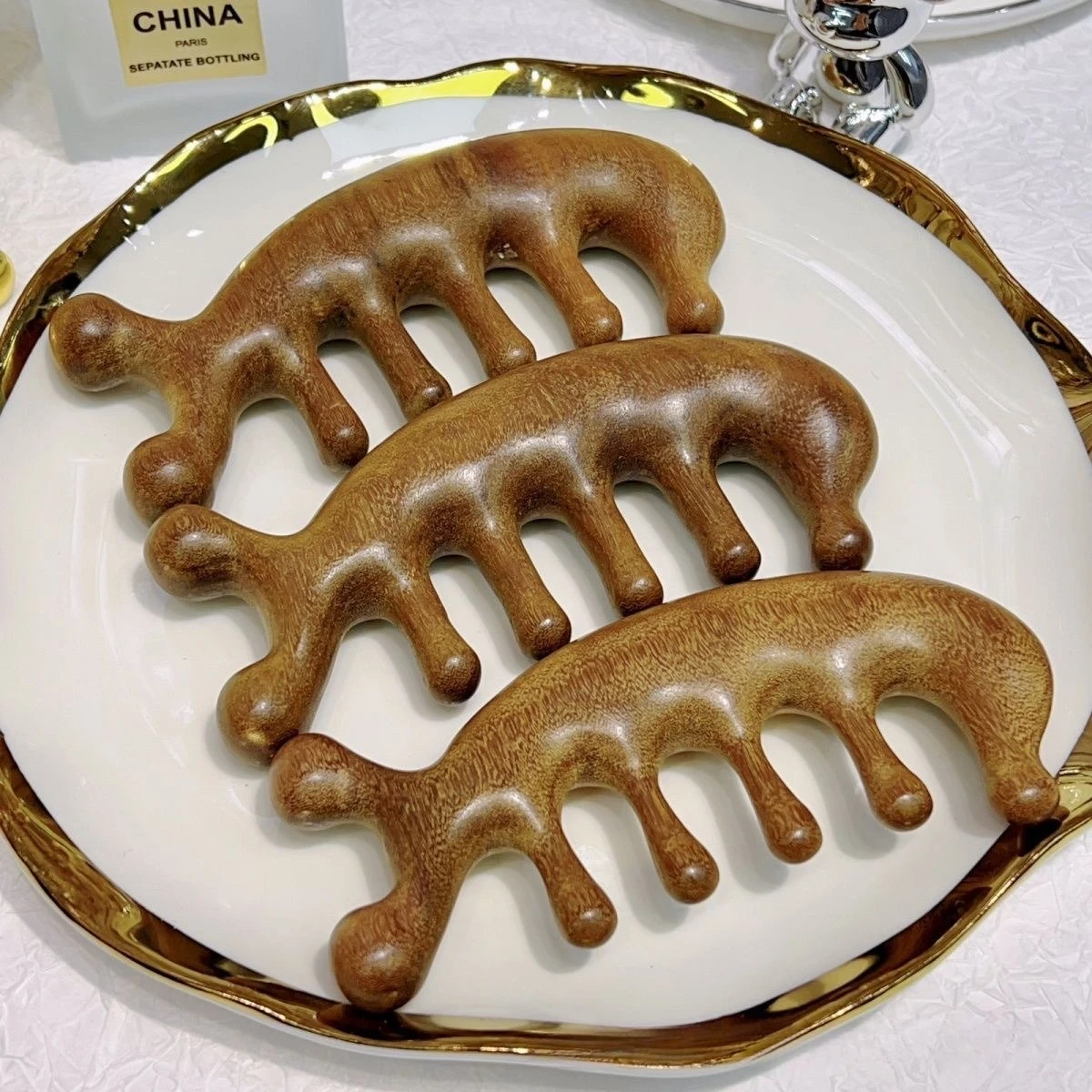 종아리 마사지기Thread Green Sandalwood Massage Comb Meridians Dredging Scalp Facial Massage Comb Gifts for Family and Friends 저주파 마사지기