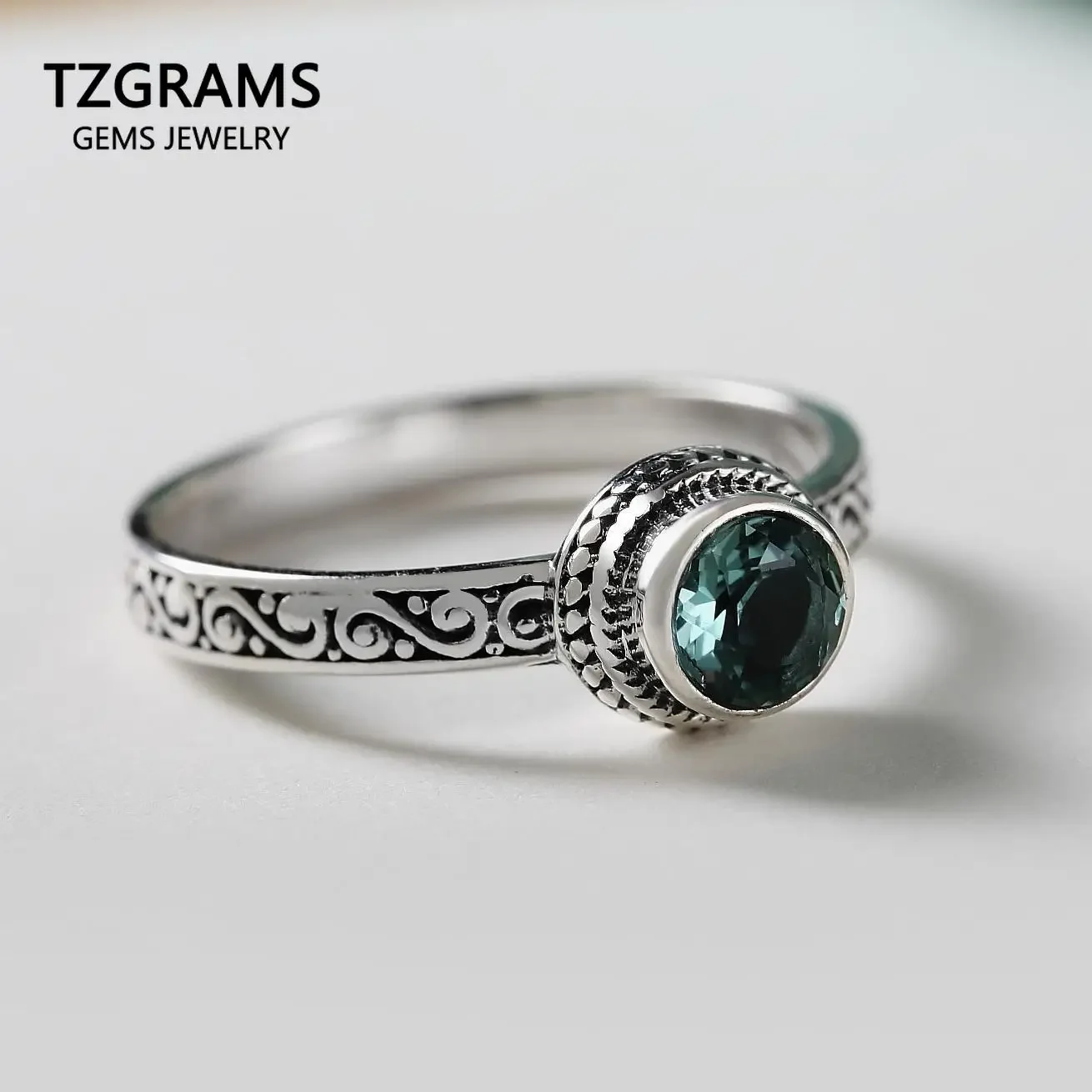 

925 Sterling Silver Celtic Rings for Women Vintage Flower Carved Inlaid Natural Green Crystal Elegant Rings Jewelry Accessories