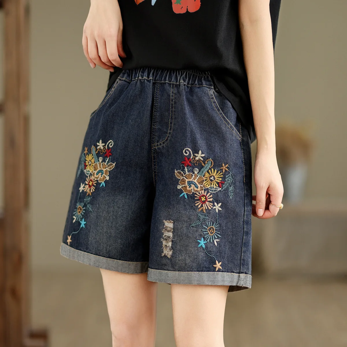 

Original design floral embroider denim hot pants for women summer Japanese style elastic waist jean shorts denim shorts