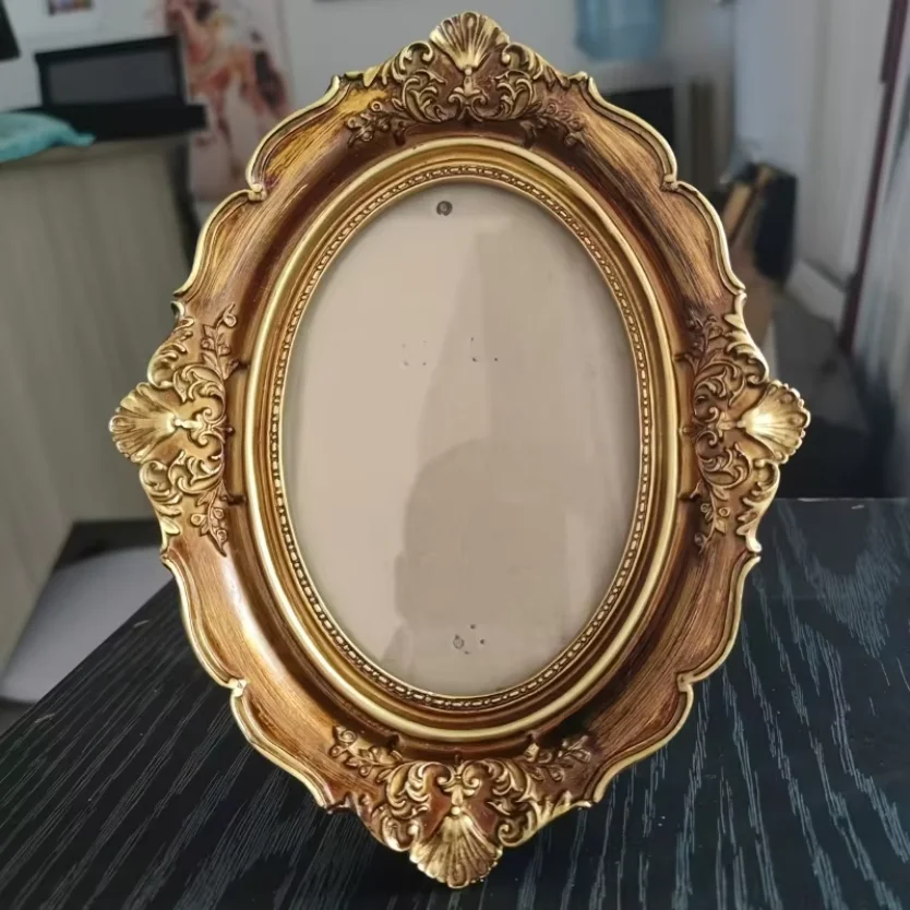 1Pc Six inches Vintage-Inspired Oval Frame - Bronze & Golden Glass Elegant European Decorative Art and Craft Piece