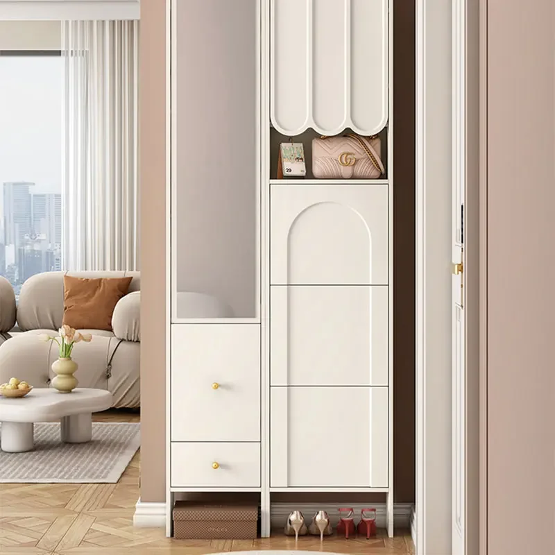 

Стильные мужские подставки для обуви: пылезащитные полки-органайзеры, экономящие место, дизайнерские, эргономичные, для общежитий и отелей.