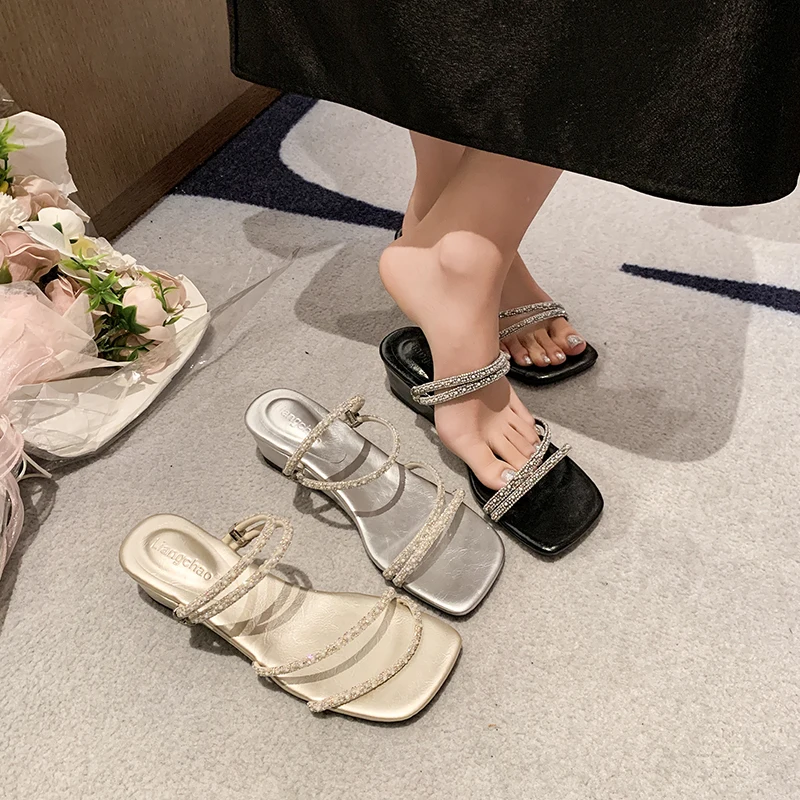 Women's Summer Elegant Non-Slip Comfortable Wedge Slippers 2026 New Fashion Rhinestone Decorated Versatile French Slippers
