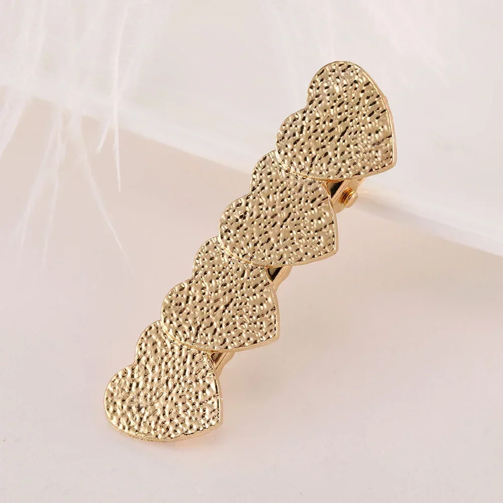

7*5*3cm Gold Retro Hair Clip Stylish Hair Accessories For Women Compact Hair Clip Hair Styling Options Portable Size