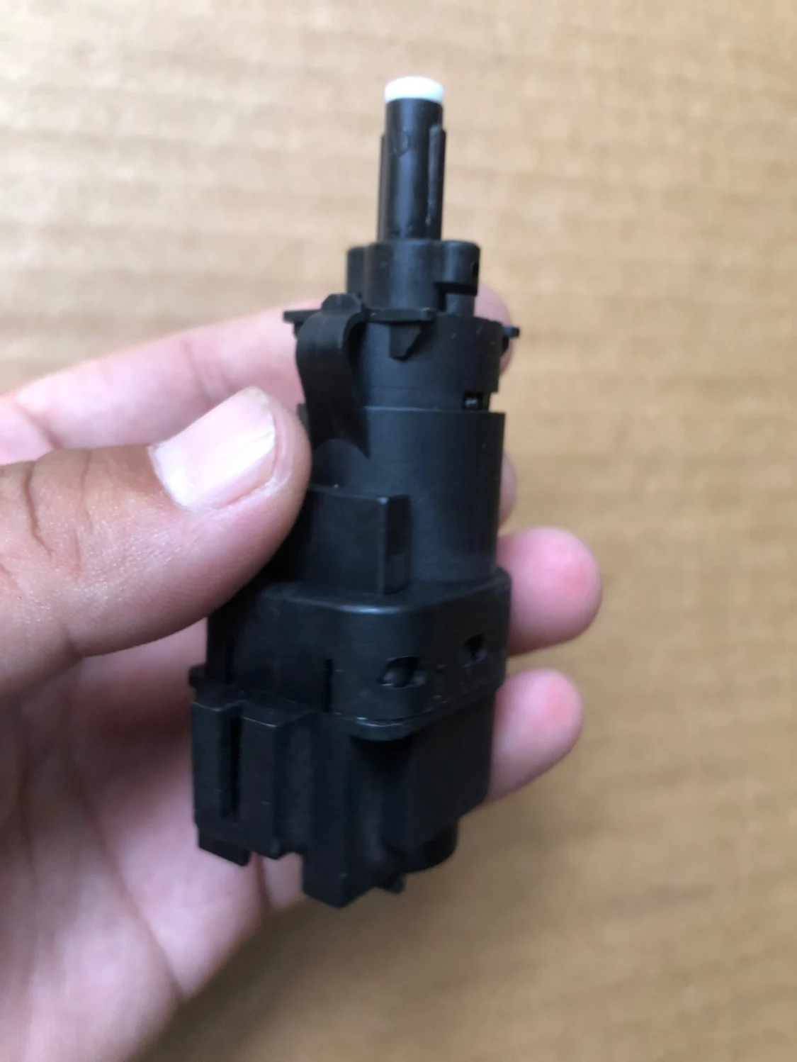 Picture 4: For Ford Focus Mondeo S-MAX EcoSport Brake Light Switch Sensor