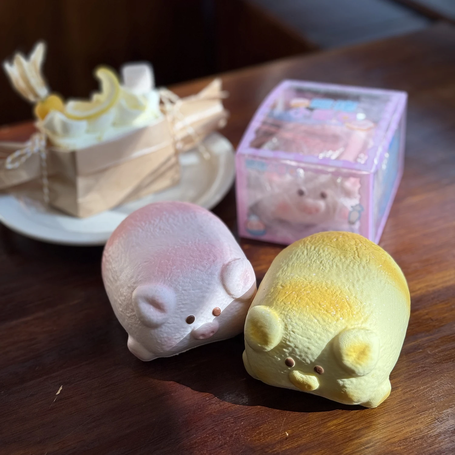 돼지 느린 Squishy 장난감 스트레스 완화를위한 일본 귀여운 스타일 느린 리바운드 장난감 짜기 장난감-슈퍼 부드러운 빵/과일 향기로운 장난감