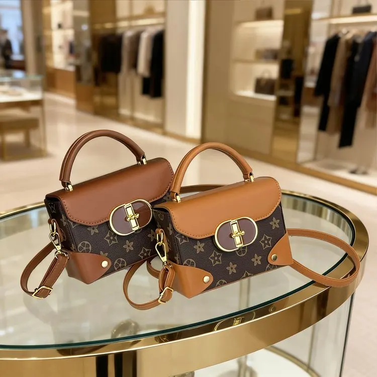 

Practical Diaper Bag with Balanced Weight Design Makes It More Comfortable To Carry for Long Distance Activities