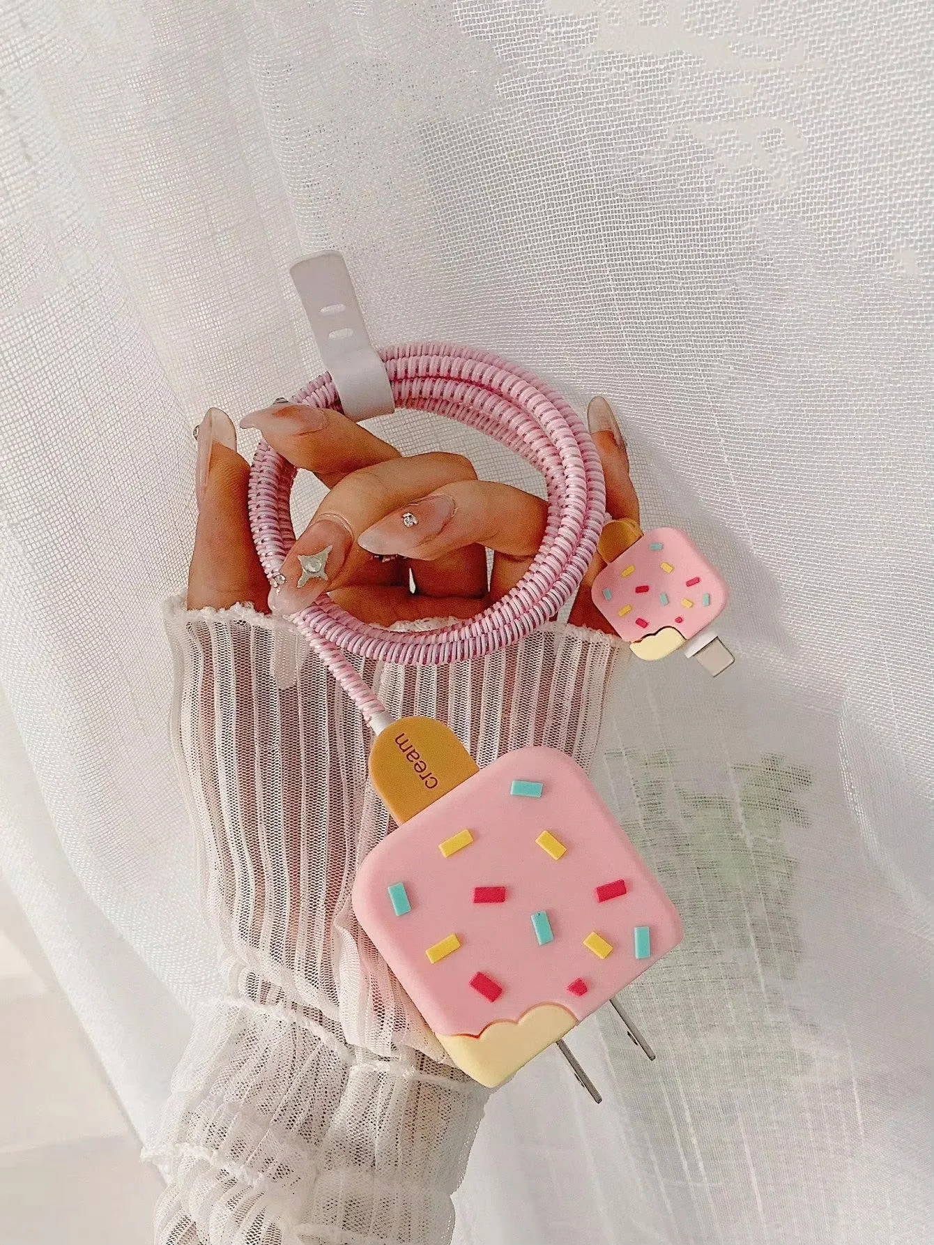 4-piece ice cream shaped charger protective cover and spiral data cable protective cover set