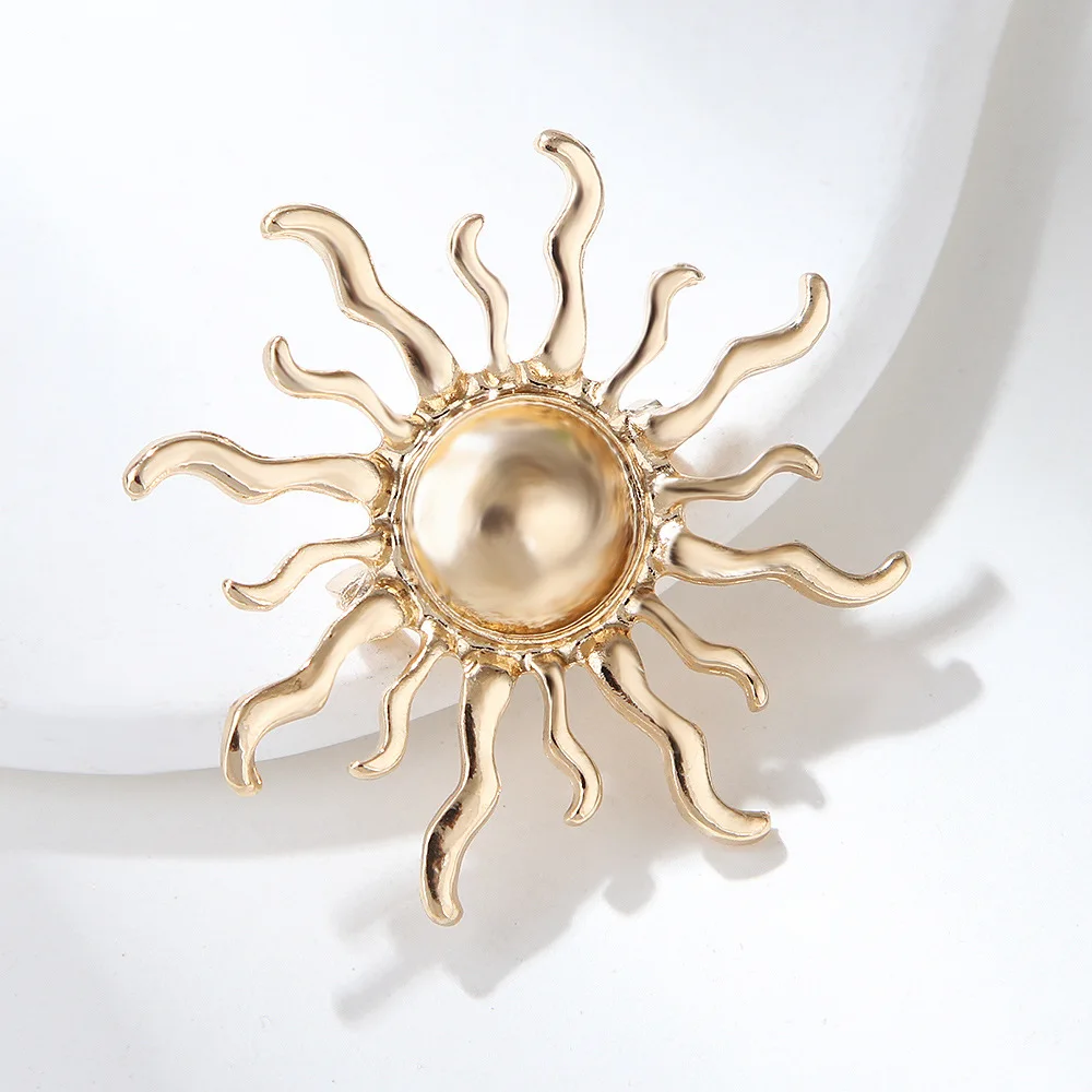 Fashion Sun Metal Retro Women Men Brooch Pin Sunflower Accessories Jewelry For Lady Gold Color Pins Vintage Clothing Gift