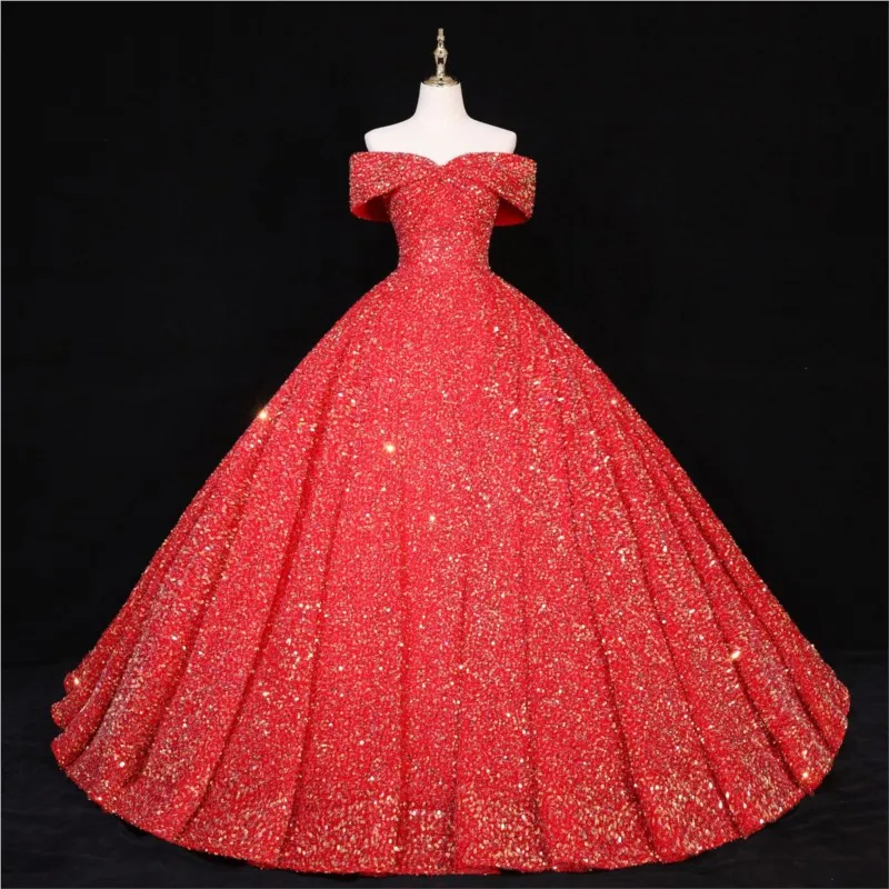 

Dreamy sequined puffy skirt for performance art examination