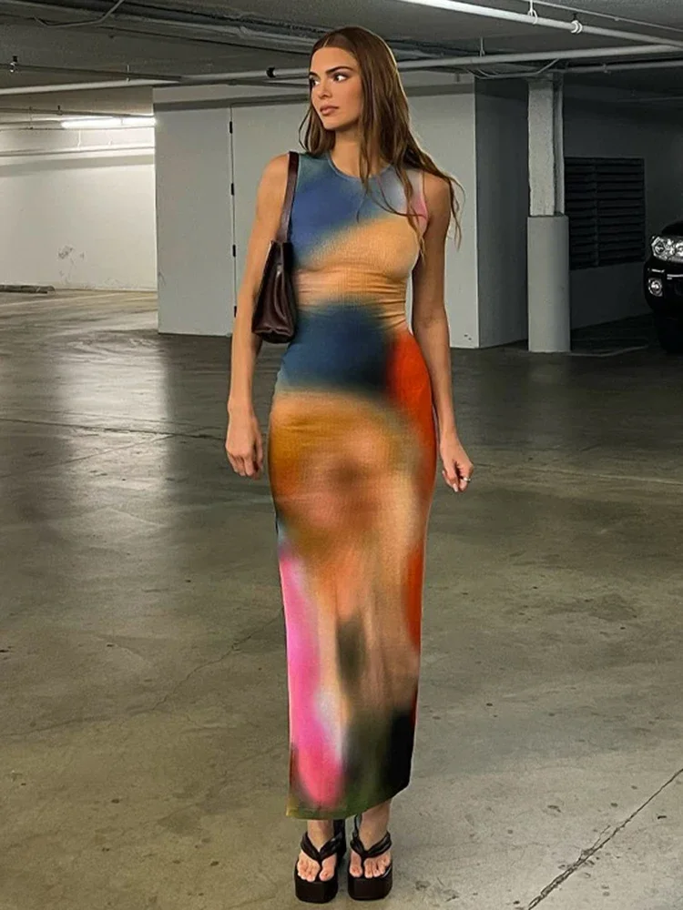 

Hugcitar Tie Dye Print Ribbed Midi Dress for Women 2023 Summer Outfits Bodycon Side Slit Y2K Outfits Sexy Streetwear Long Dress