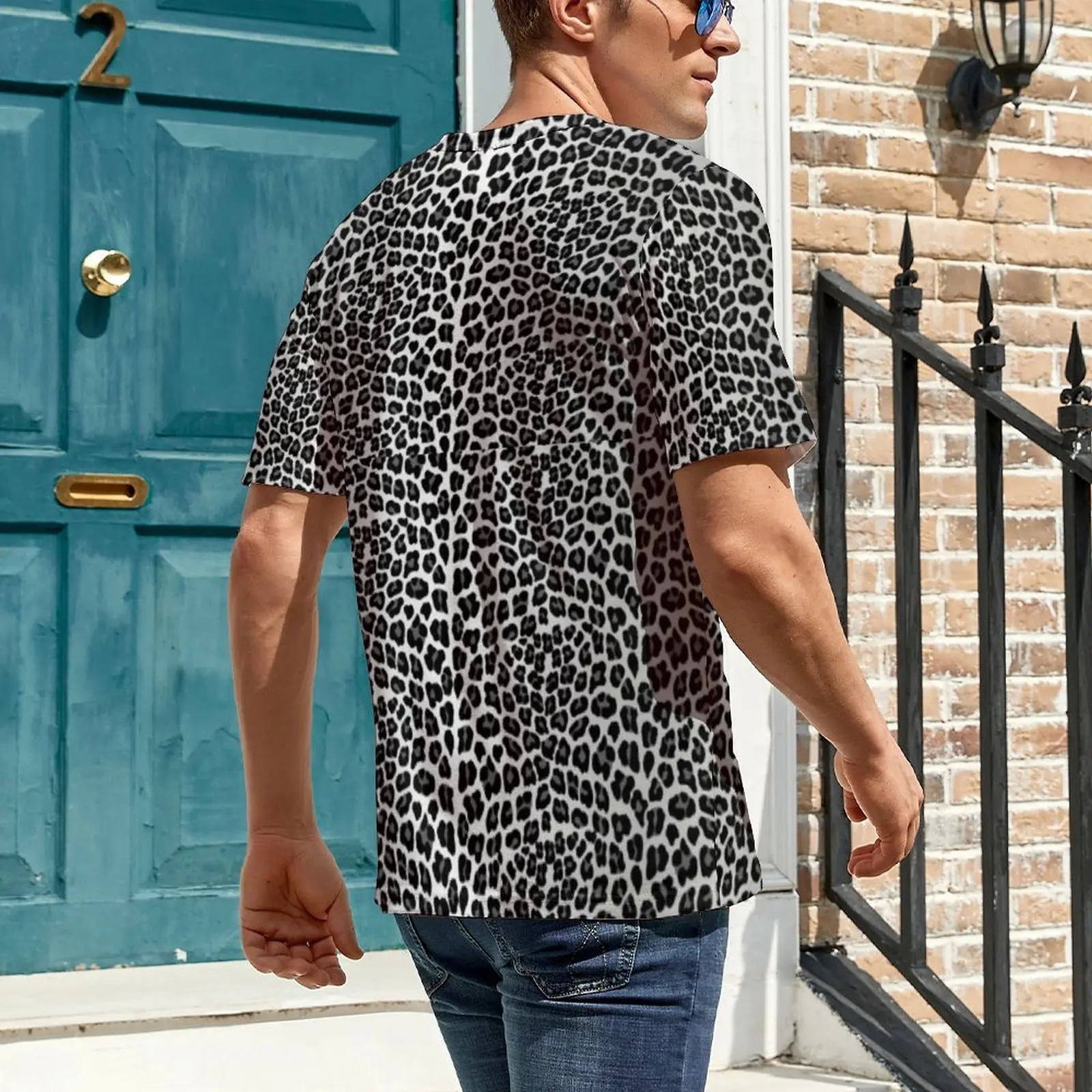 Cheetah Print T Shirt For Male Snow Leopard Design O Neck T-Shirts Original Harajuku Clothing Short-Sleeved Oversized Tee Shirt