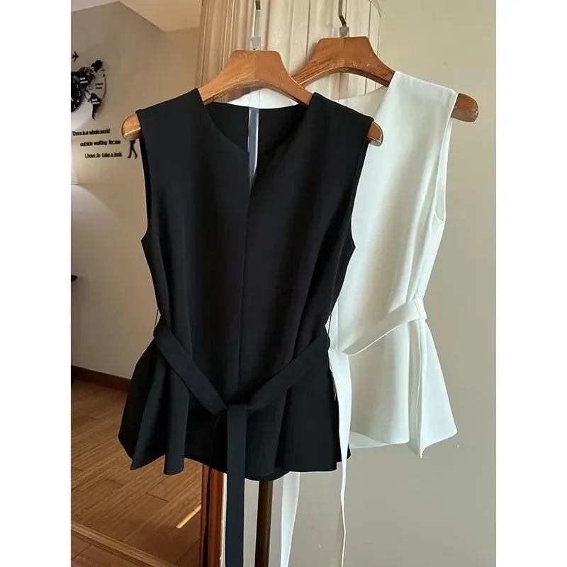 Chemise blanche de Style minimaliste français pour femmes, nouvelle mode printemps et été, sans manches, haut de gamme, chemisiers Slim pour femmes