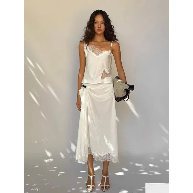 

Элегантный женский комплект из 2 предметов: топ-камизоль с кружевными вставками и юбка миди на бретельках, без рукавов, для вечеринок и отпуска, коллекция 2026