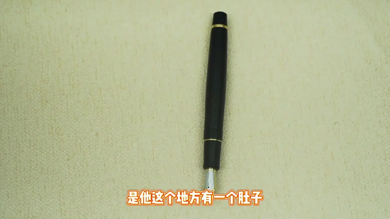 大きな金の先のとがった万年筆、日本のパイロットペン、ビジネス