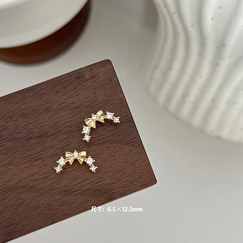 5 Stück vergoldete Kupfer-Zirkon-Nagelanhänger – Nagelkunst-Dekoration im französischen Stil mit glitzerndem Kristallrand, luxuriöser Nagelschmuck – Detail 20