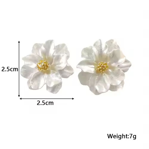 White Acrylic Flower Women's Stud Earrings Folded Florals Korean Fashion Sweet Petals Irregular Female Earrings 2025 new in - Image 2