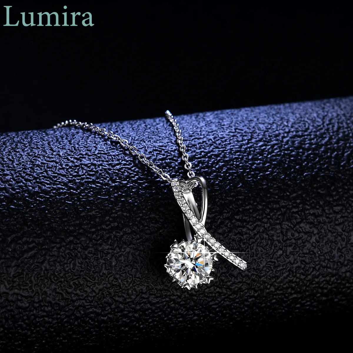 

Lumira Classic Cross-Style Moissanite Pendant 1 Carat Platinum PT950 Necklace for Women Fashion Jewelry Anniversary Gift