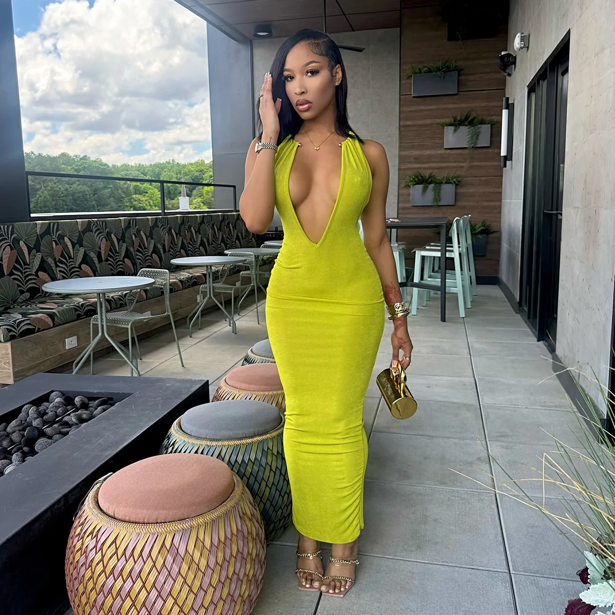 Robe de soirée personnalisée pour boîte de nuit, nouvelle robe de plage, vacances, Sexy, décolleté en v profond, décoration circulaire en métal, jupe longue Slim, 2025