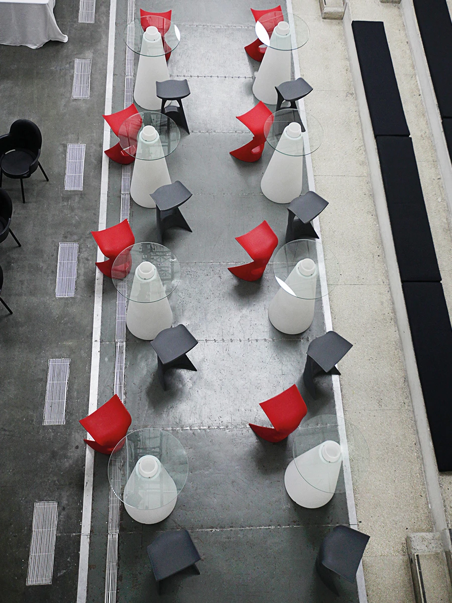 2Modern leisure, simplicity, luxury, minimalism, bar stool, coffee shop chair, hotel high stool.