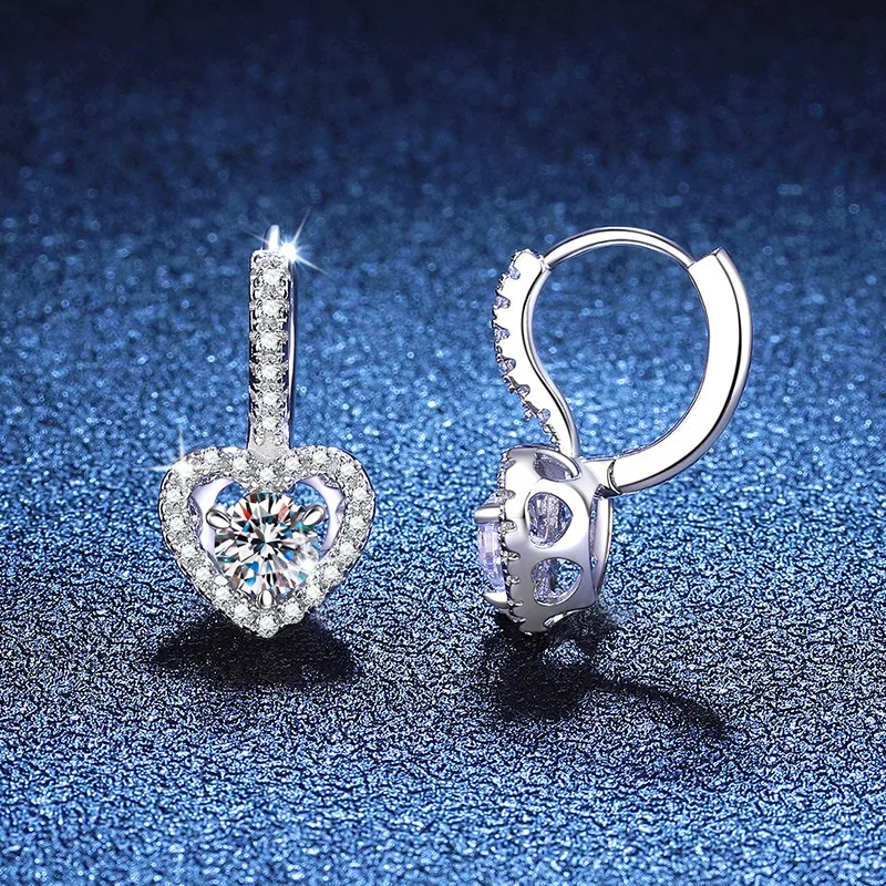 

S925 Sterling Silver Heart Earrings 1ct Moissanite European Luxury Style Elegant Stud Earrings for Women