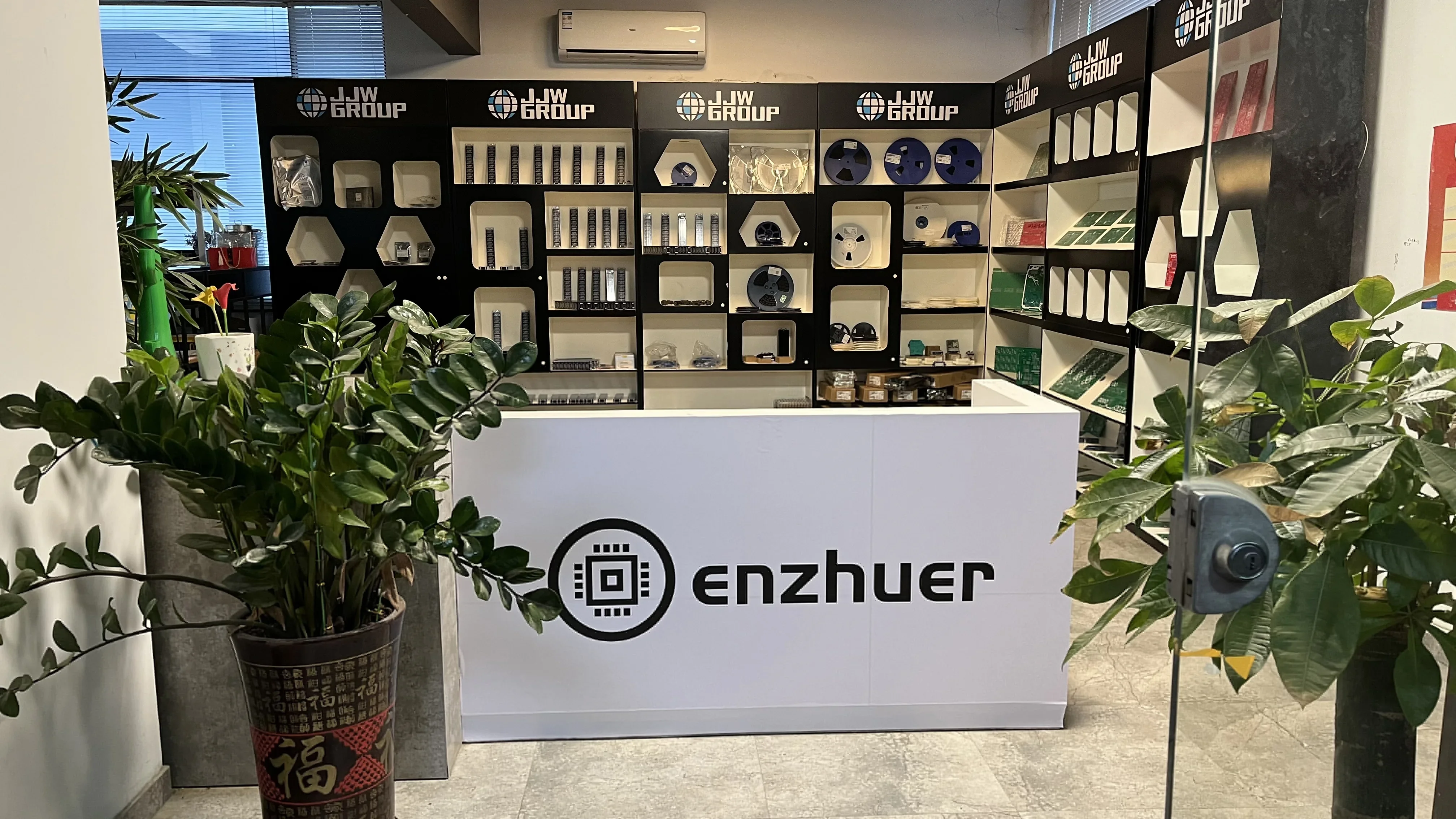 Ultrasonic Proximity switch sensor for UB2000-F42-E6-V15