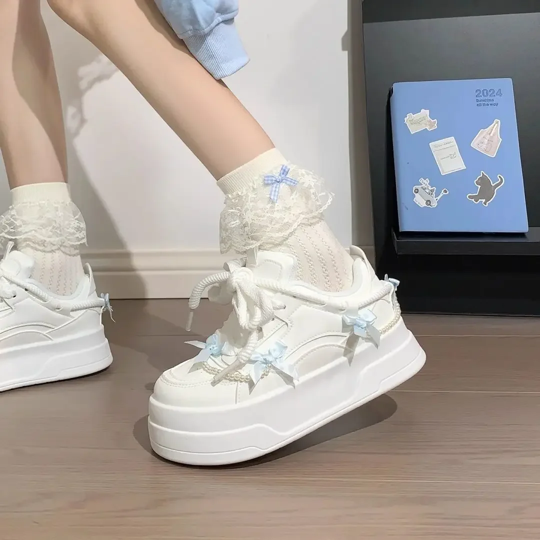 

Легкие дышащие белые кроссовки на платформе для женщин, сезонный выпуск, универсальная уличная одежда со скрытым каблуком 3 см, повседневная одежда ​