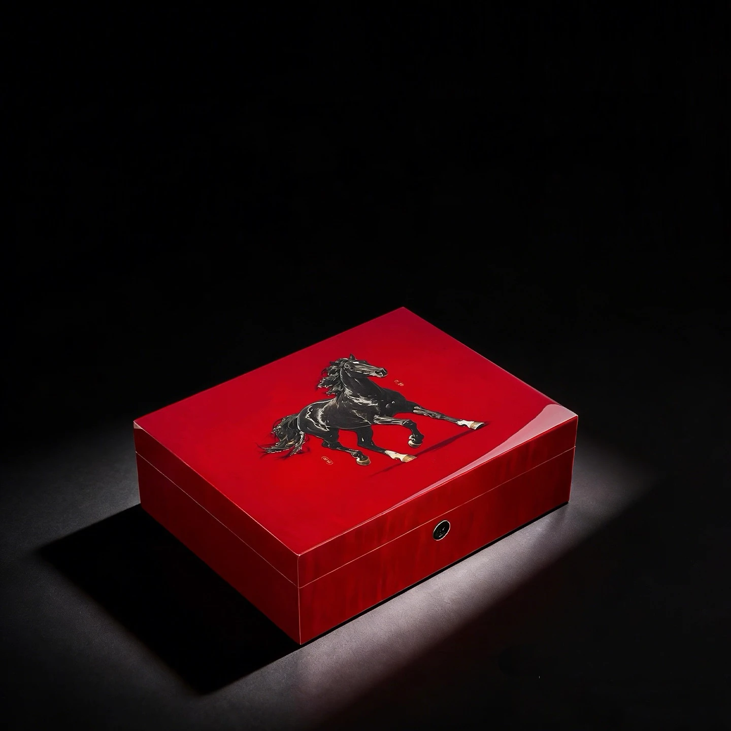 The New Cedar Wood Moisturizing Cigar Box For The Year Of The Horse Is A High-Quality Cigar Box That Nurtures A Good Taste.