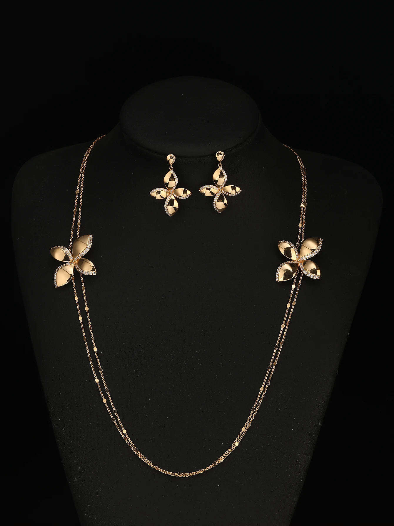 Women Sparkly Four Leaf Clover Matching Jewelry Set Elegant Clover Pendant Necklace Earring Set Fashion Jewelry For Banquet Form