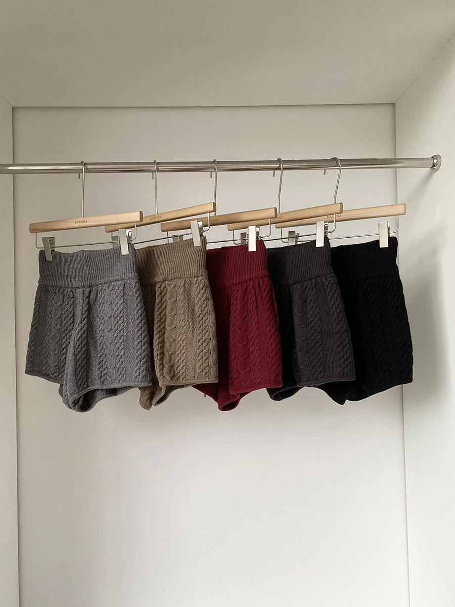 Casual Knitted Elastic Waist Shorts Women's Home Wear Versatile Autumn 2025 New Style Simple Design Polyester Fiber Tight Fit