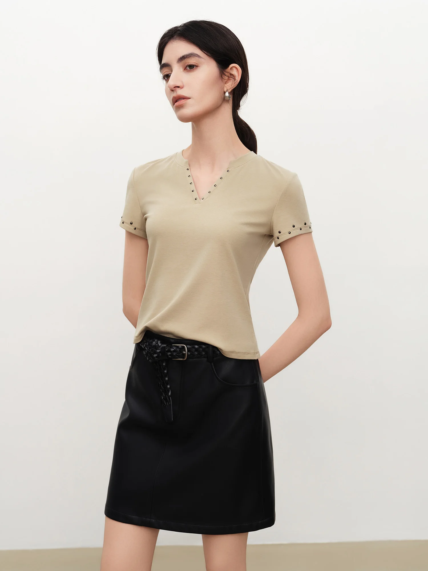 ZIQIAO Antimicrobial Stretch Fabric Women's Slim-Fit T-Shirt with Eye-catching Front Shoulder 2026 Summer New Arrival Stylish
